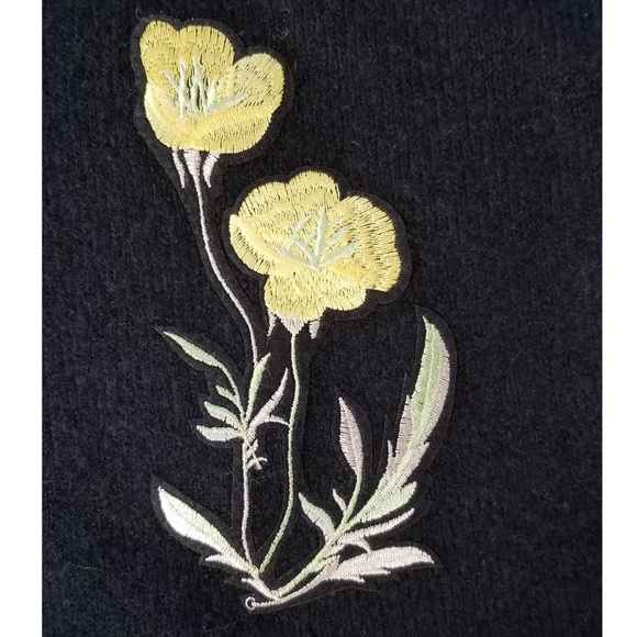 NWOT Artisan Crafted/Democracy Bell Sleeve Sweater - Picture 3 of 8